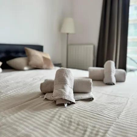 Beachside Desilva Apartment *
