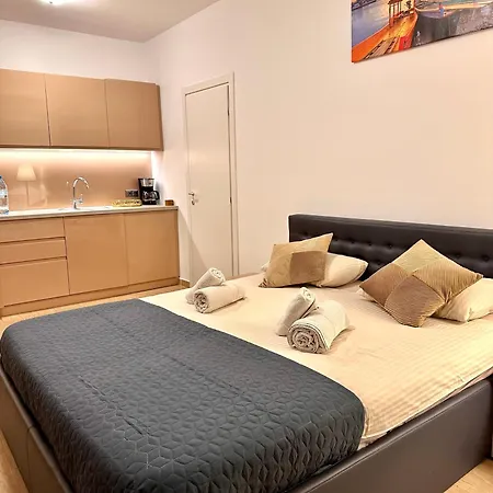 Apartment Beachside Desilva Mamaia