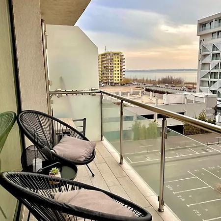 Beachside Desilva Apartment *