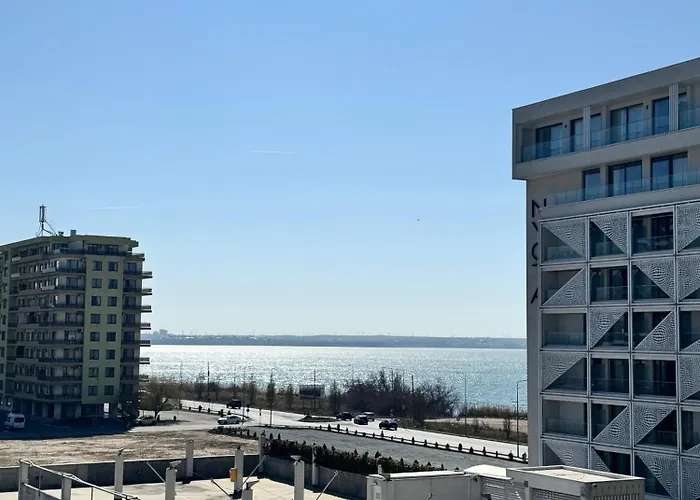 Beachside Apartment Mamaia