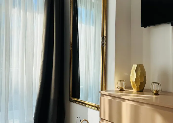 Beachside Apartment *